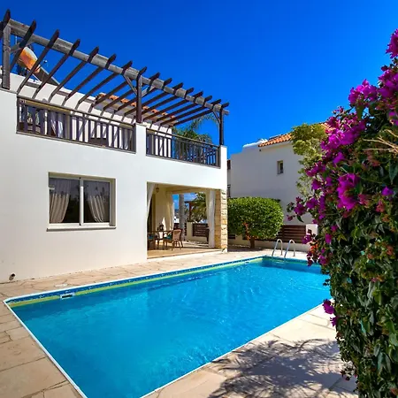 Villa Lucas Peyia