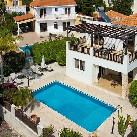 Villa Lucas Peyia